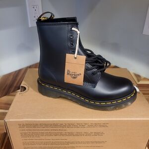 Dr. Martens Smooth 1460 Black Leather Boots Women's 6 NWT!